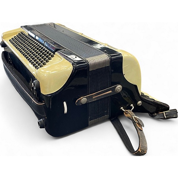 Used Royal Standard 121 45 Accordion