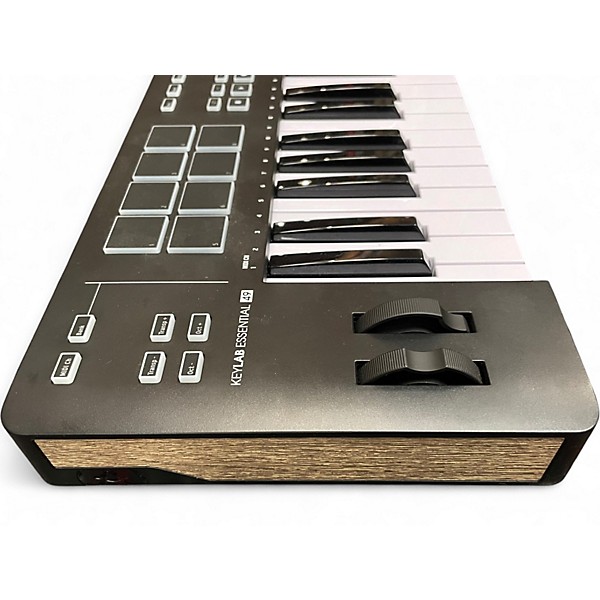 Used Arturia KEYLAB ESSENTIAL 49 MK3 MIDI Controller