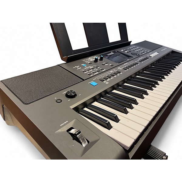 Used 2025 Yamaha psre473 Portable Keyboard