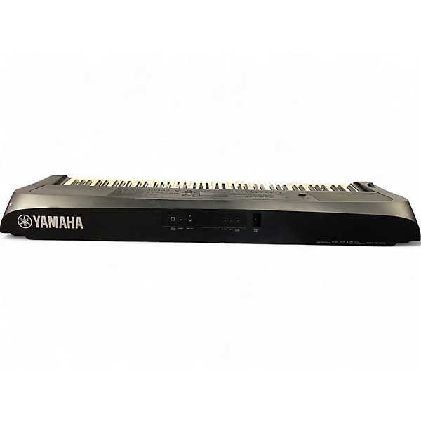 Used Yamaha DGX-670 Keyboard Workstation