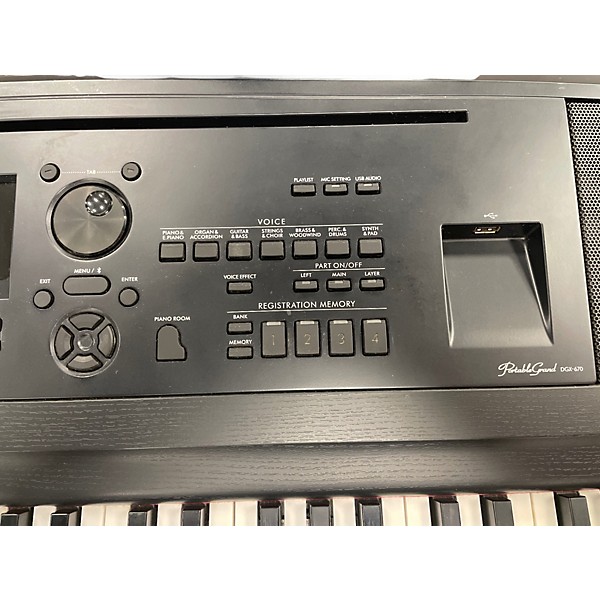Used Yamaha DGX-670 Keyboard Workstation