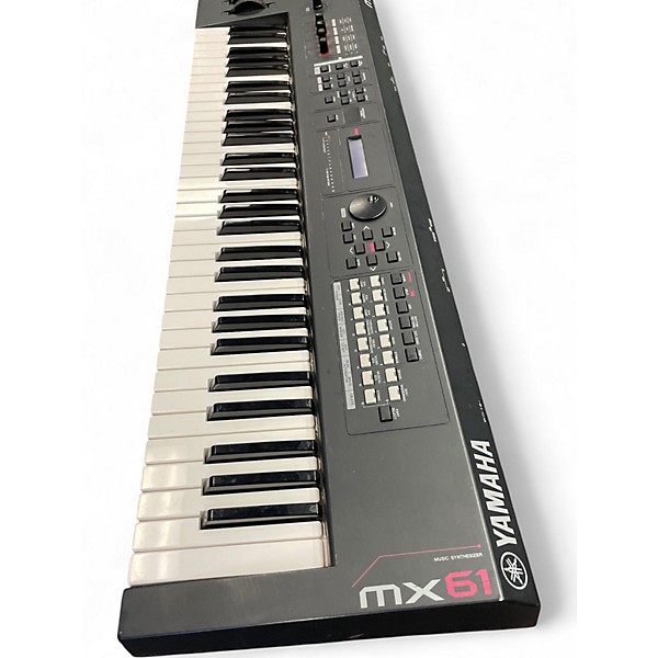 Used Yamaha MX61 61 Key Keyboard Workstation