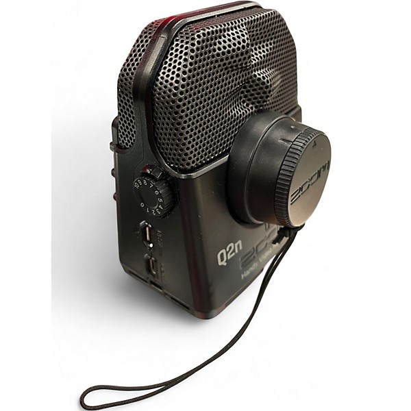 Used Zoom Q2N-4K w/ Accessory Pack Video Recorder