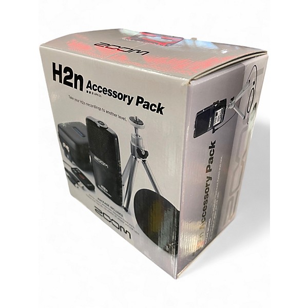 Used Zoom Q2N-4K w/ Accessory Pack Video Recorder