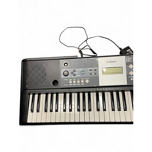 Used Yamaha YPT230 61 Key Portable Keyboard