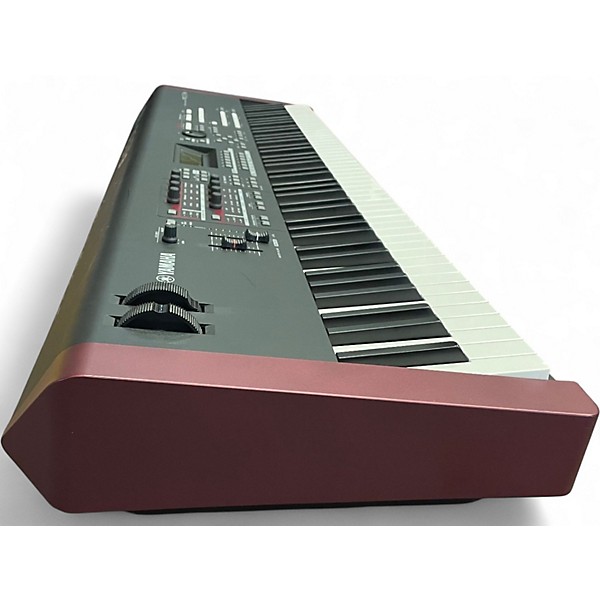 Used Yamaha MOXF8 88 Key Keyboard Workstation