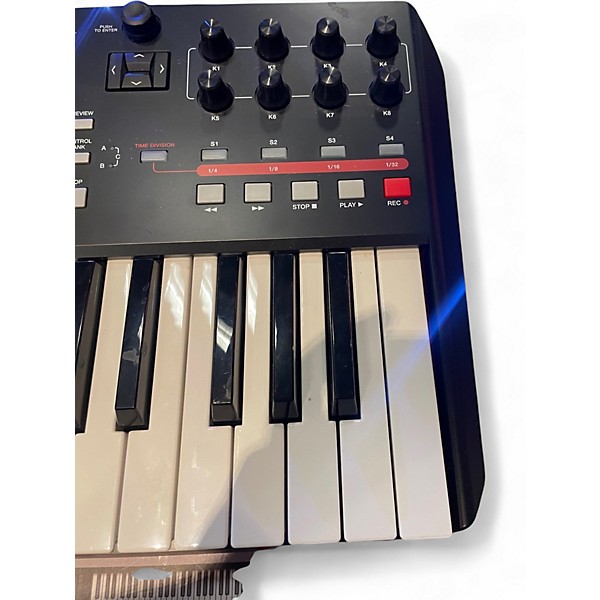Used Akai Professional MPK225 25-Key MIDI Controller