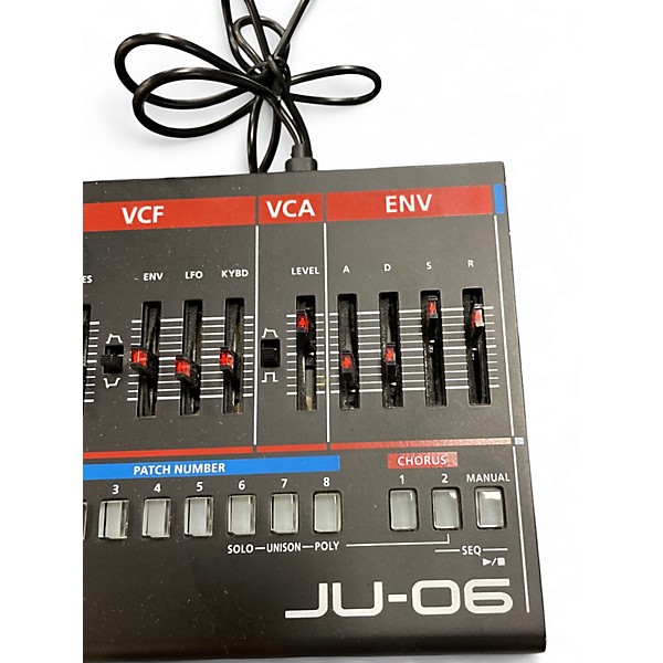 Used Roland JU06 Synthesizer