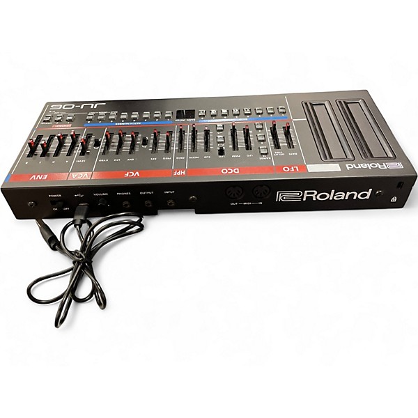 Used Roland JU06 Synthesizer