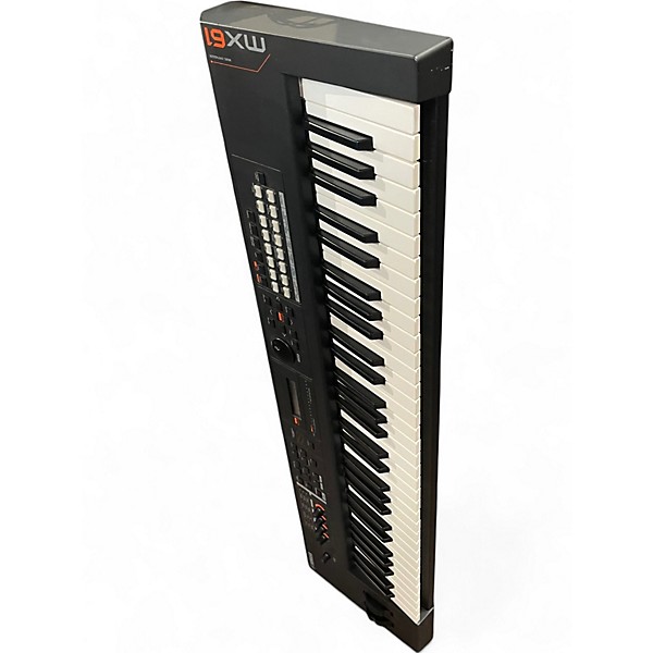 Used Yamaha MX61 61 Key Keyboard Workstation
