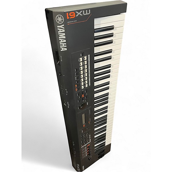 Used Yamaha MX61 61 Key Keyboard Workstation