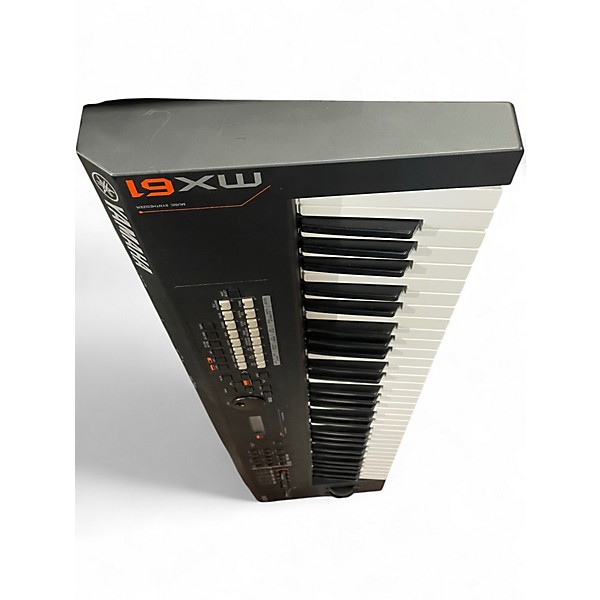 Used Yamaha MX61 61 Key Keyboard Workstation