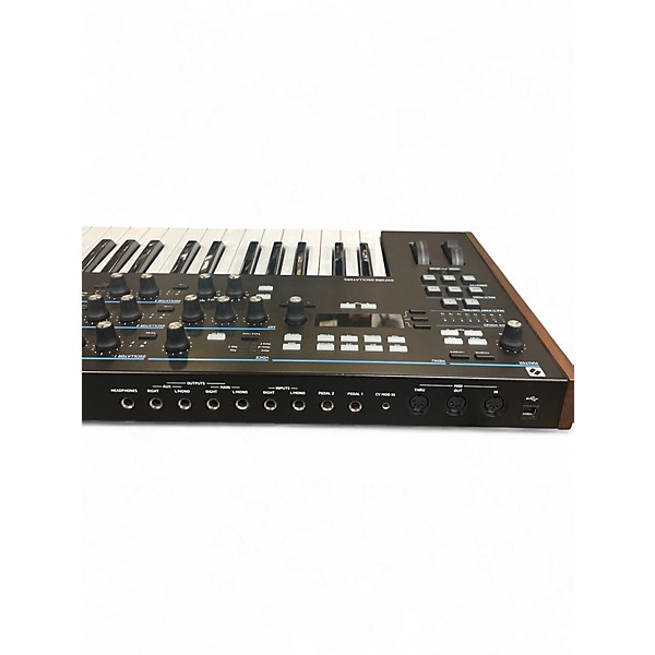 Used Novation Summit 16-Voice Polyphonic Synthesizer Synthesizer