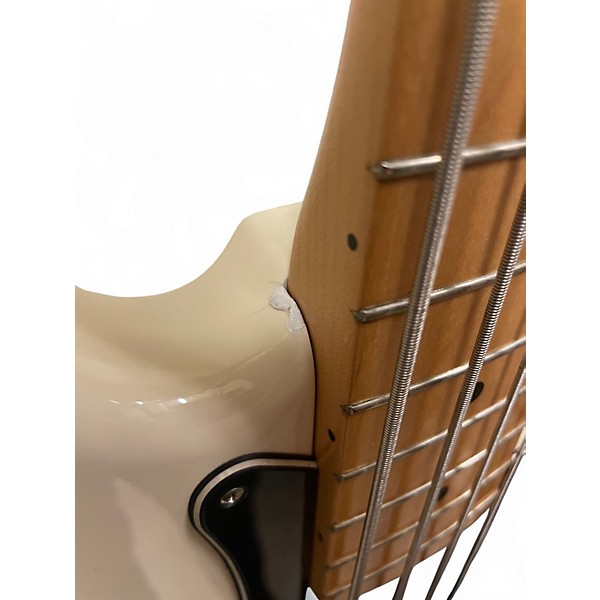 Used Fender Dee Dee Ramone Precision Bass White Electric Bass Guitar