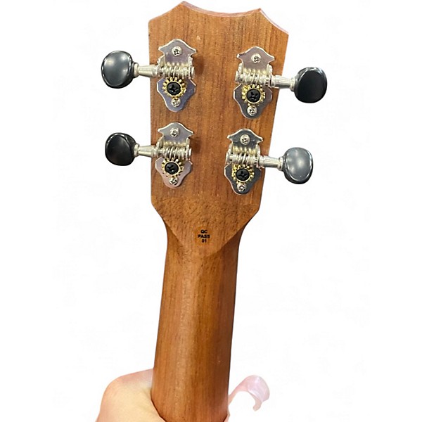 Used Islander AST-4 Natural Ukulele