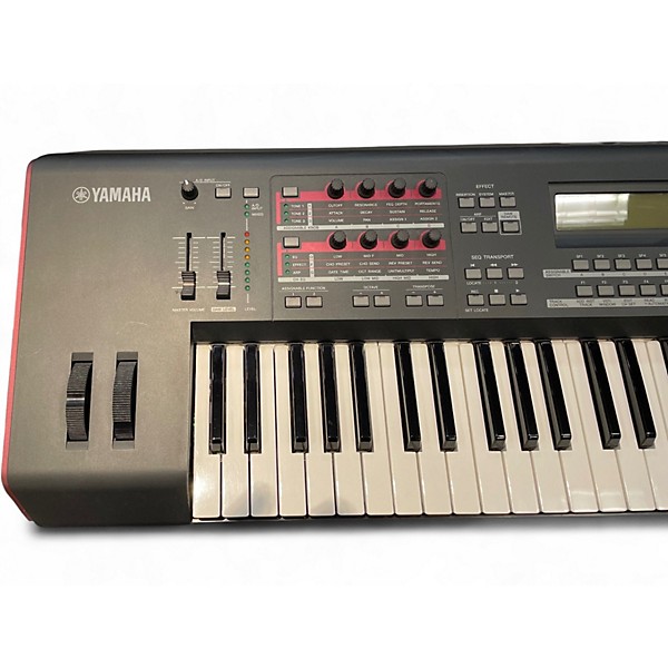 Used Yamaha MOXF6 61 Key Keyboard Workstation