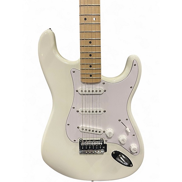 Used Squier Affinity Stratocaster Arctic White Solid Body Electric Guitar