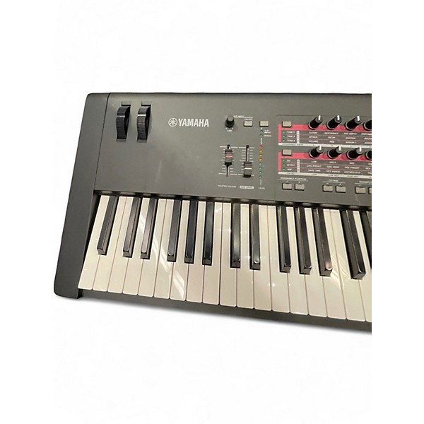 Used Yamaha MOX8 88 Key Keyboard Workstation