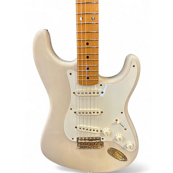 Used 2007 Fender Mary Kaye Stratocaster white Solid Body Electric Guitar