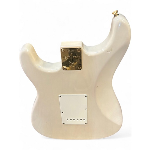 Used 2007 Fender Mary Kaye Stratocaster white Solid Body Electric Guitar