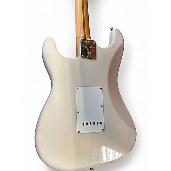Used 2007 Fender Mary Kaye Stratocaster white Solid Body Electric Guitar
