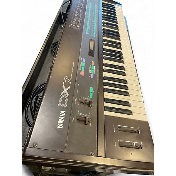 Used Yamaha DX7 Keyboard Workstation