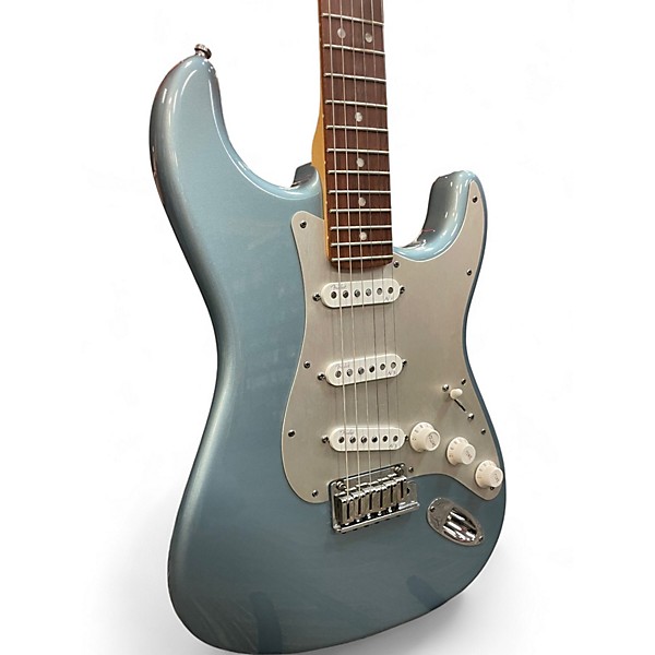 Used Fender American Deluxe Stratocaster FROST BLUE METALLIC Solid Body Electric Guitar