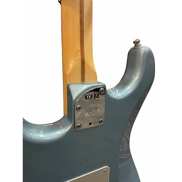 Used Fender American Deluxe Stratocaster FROST BLUE METALLIC Solid Body Electric Guitar