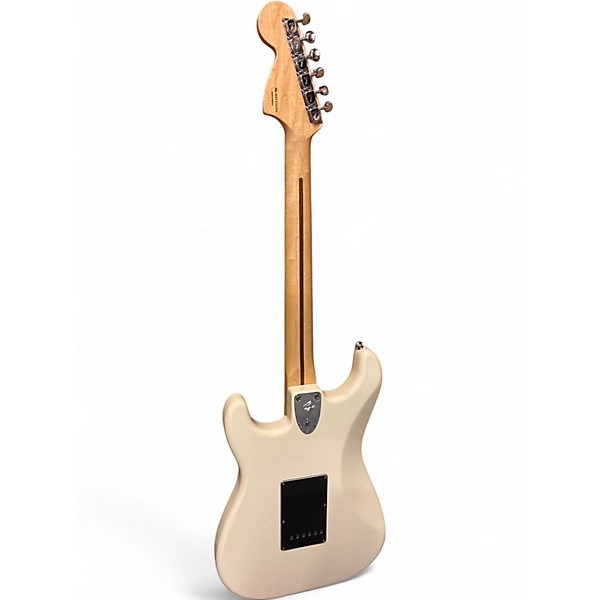Used 2006 Fender Classic Series '70s Stratocaster Olympic White Solid Body Electric Guitar