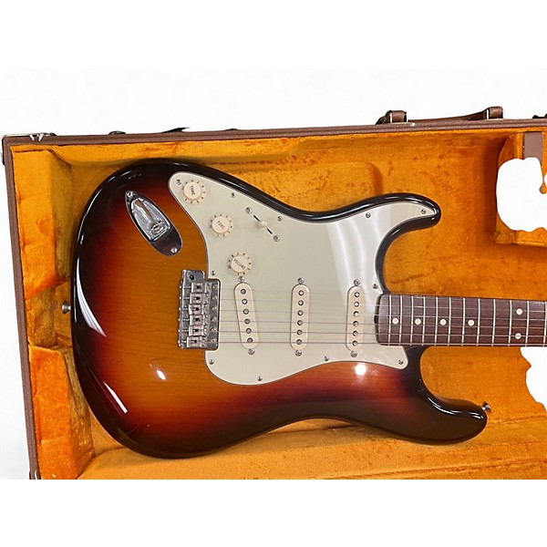Used Fender 1962 American Vintage Stratocaster 3 Color Sunburst Solid Body Electric Guitar