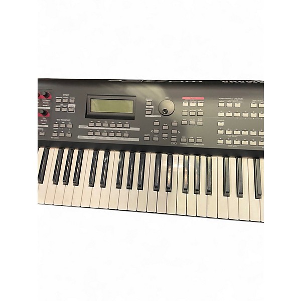 Used Yamaha MOXF6 61 Key Keyboard Workstation