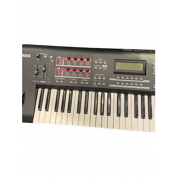 Used Yamaha MOXF6 61 Key Keyboard Workstation