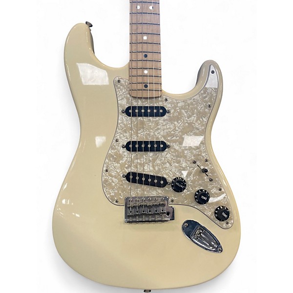 Used 2004 Fender Standard Strat Vintage White Solid Body Electric Guitar