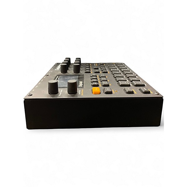 Used Elektron DIGITAKT Synthesizer