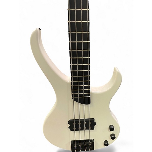 Used Kramer D1  Alpine White Electric Bass Guitar