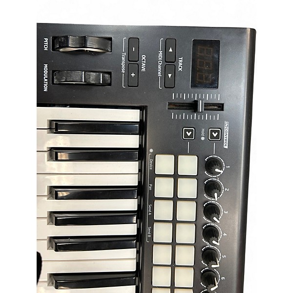 Used Novation Launchkey 25 Key MIDI Controller