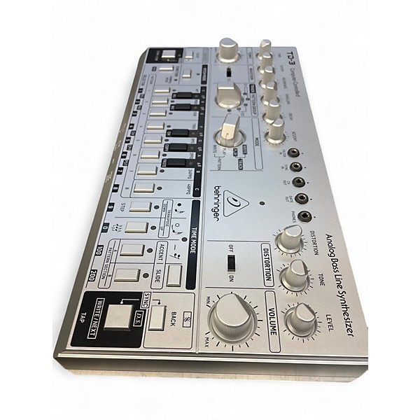 Used Behringer TD-3 ANALOG BASS LINE SYNTHESIZER  Synthesizer