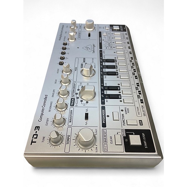 Used Behringer TD-3 ANALOG BASS LINE SYNTHESIZER  Synthesizer