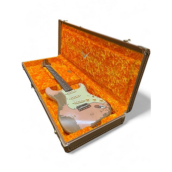 Used Fender Custom Shop LTD 60/63 Stratocaster Heavy Relic Dirty Shell Pink Heavy Relic Solid Body Electric Guitar