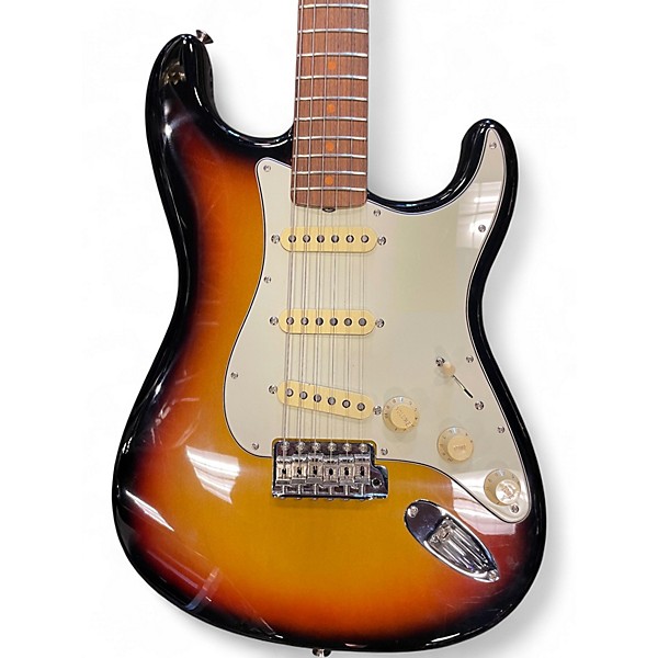 Used Fender AMERICAN VINTAGE II 61 STRATOCASTER 3 COLOR SUNBURST Solid Body Electric Guitar