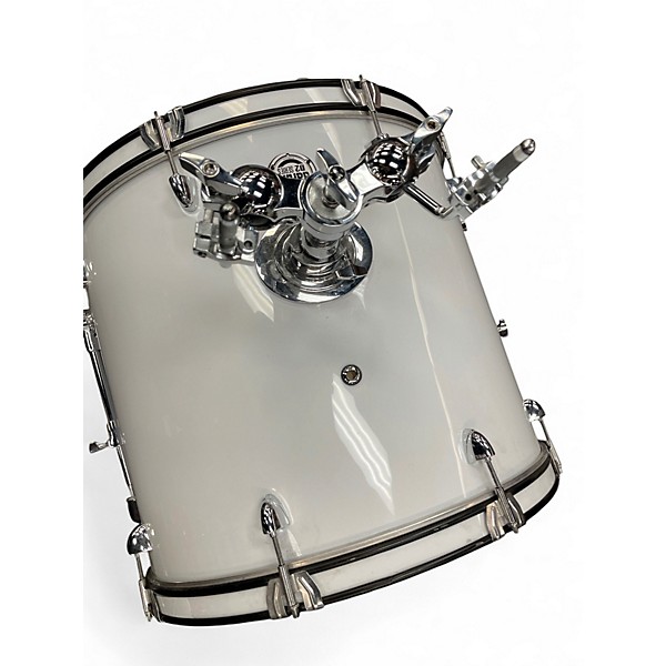 Used 2023 ddrum 5 Piece D2 White Drum Kit