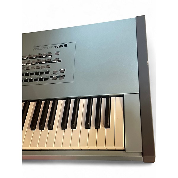 Used Yamaha MOTIF XS 8 Keyboard Workstation