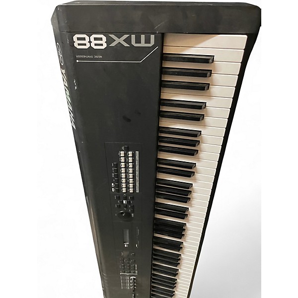 Used Yamaha MX88BK Synthesizer