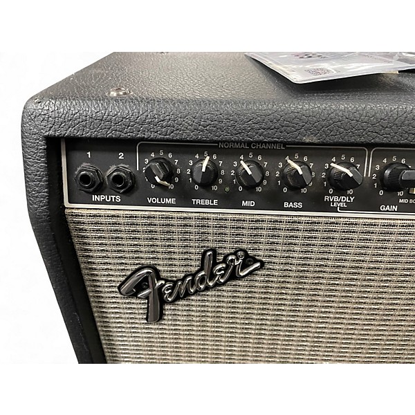 Used Fender Ultimate Chorus Guitar Combo Amp