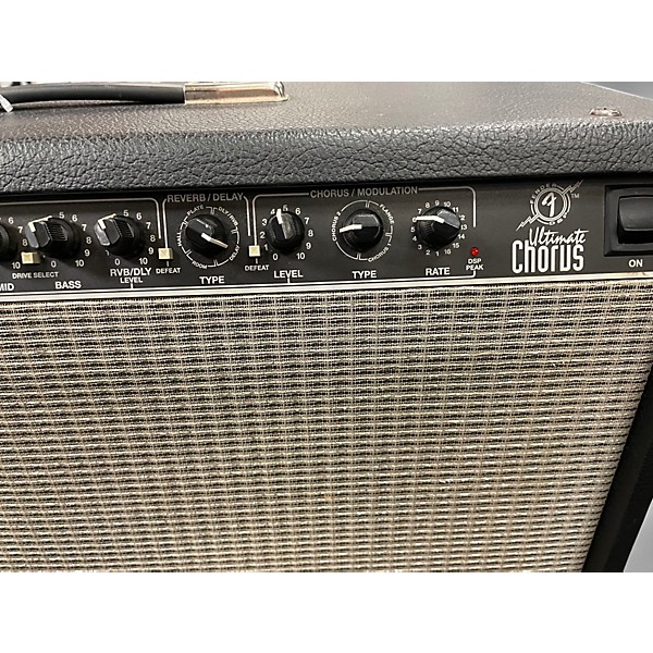 Used Fender Ultimate Chorus Guitar Combo Amp