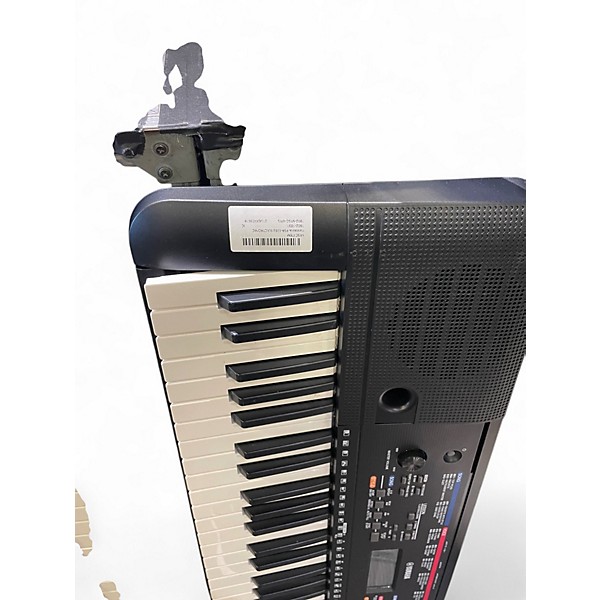 Used Yamaha PSRE263 61 Key Portable Keyboard