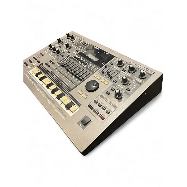 Used Roland MC-505 GROOVEBOX
