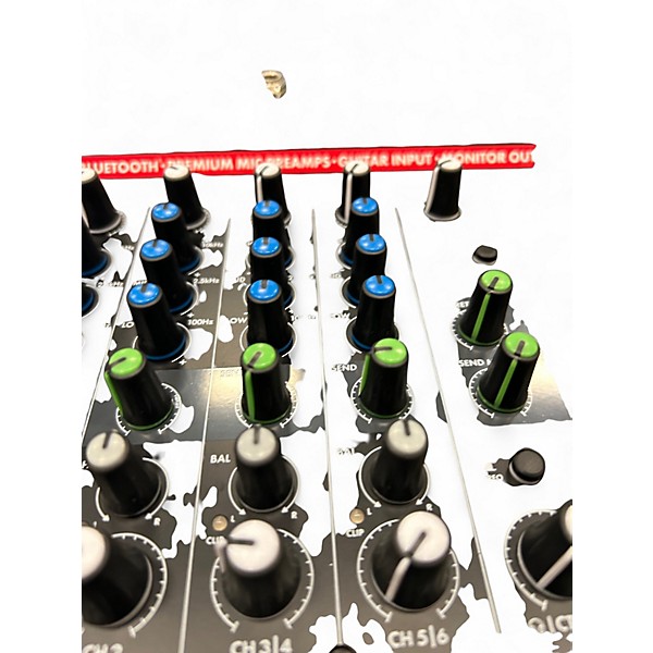 Used Harbinger LV8 Powered Mixer