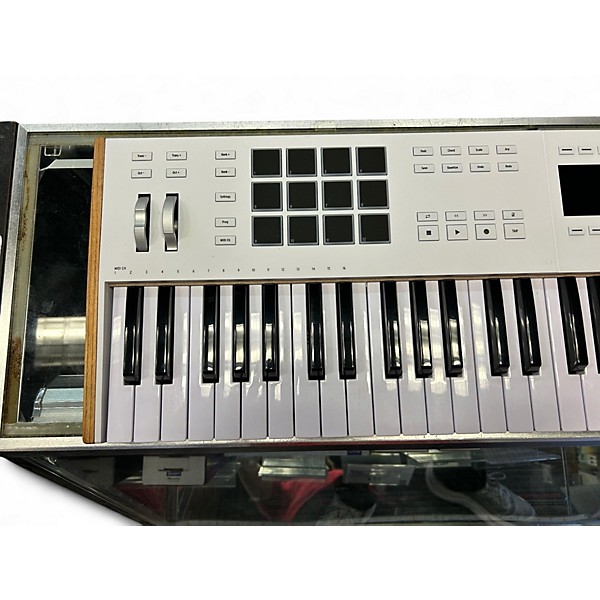 Used Arturia Keylab 61 MK3 MIDI Controller