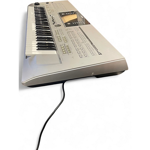Used Yamaha Tyros 4 Keyboard Workstation